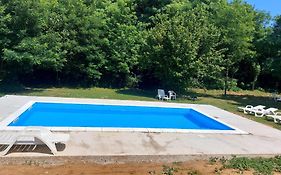 Farmica, Bed&Breakfast, Bazen izdvojen nekoliko minuta hoda